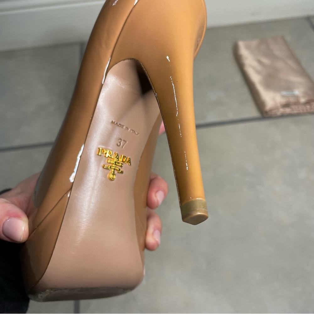 Prada Patent Leather Camel Beige Platform Almond Toe Pump size 37 - Picture 10 of 13